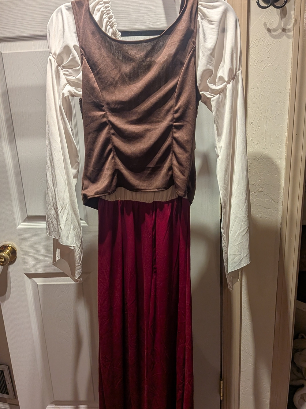 Renaissance Peasant Costume Dress in Brown, White & Burgundy - Picture 2 of 7